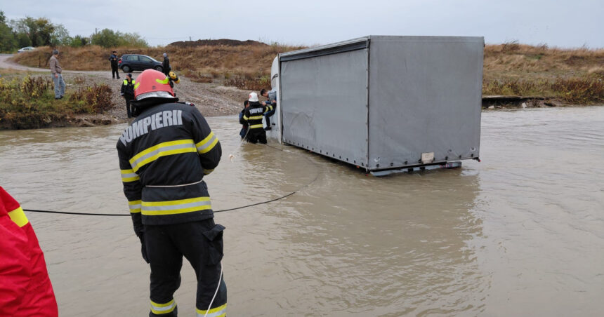 hidrologii anunta cod portocaliu de inundatii pana duminica in judetul prahova alte 12 judete sunt sub cod galben 69298fe806072