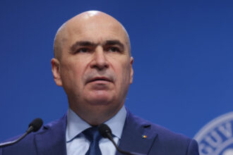 ilie bolojan anunta ca va intarzia bugetul pentru anul 2026 premierul vrea un deficit de 65 din pib anul viitor 691b25b2e3c4f