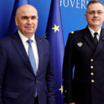 ilie bolojan intalnire cu amiralul pierre vandier prioritatile romaniei in nato si modernizarea armatei printre temele discutate 690a3cd09b328