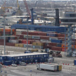 incendiu la o macara din portul constanta pompierii intervin pentru stingerea flacarilor 691cf10a7f71a