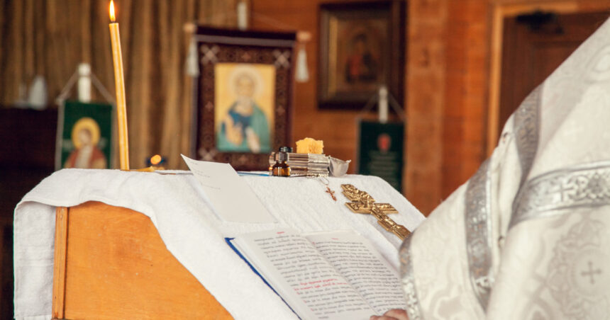 intrarea in biserica a maicii domnului cel mai important indemn al preotului un gest simplu dar incarcat de simbolism 692012a30b5ee