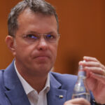 ionut mosteanu a absolvit anii iii si iv intr un singur an universitar legea le permitea acest lucru studentilor exceptionali 69286e327e8a5