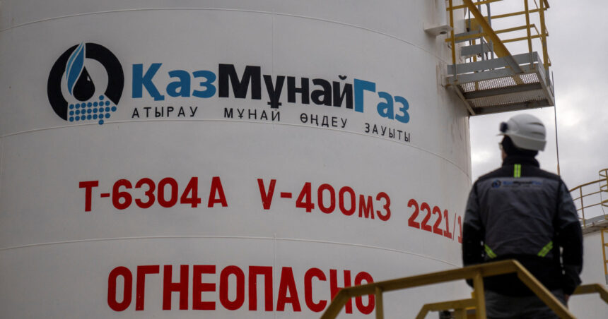 kazmunaygas proprietar al rompetrol continua sa lucreze cu lukoil in ciuda sanctiunilor impuse de sua 690a049545d77