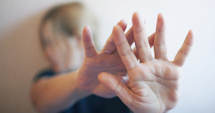 lege mai dura impotriva agresorilor plangerea penala nu mai poate fi retrasa in cazurile de violenta domestica 6927139aae454