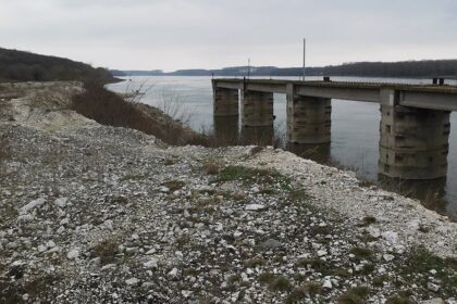 lovitura grea pentru comuna lipnita trebuie sa returneze banii platiti de cjc pentru portul achizitionat ilegal in mandatul lui constantinescu 691690a6de04a