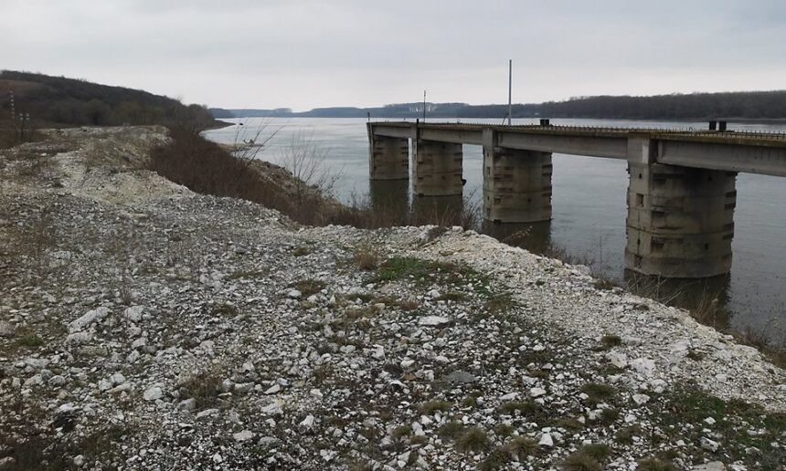 lovitura grea pentru comuna lipnita trebuie sa returneze banii platiti de cjc pentru portul achizitionat ilegal in mandatul lui constantinescu 691690a6de04a