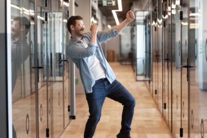 ministerul muncii promite stimulente pentru tineri si mame cu trei copii economist e o masura 90 populista 69145d1b795db