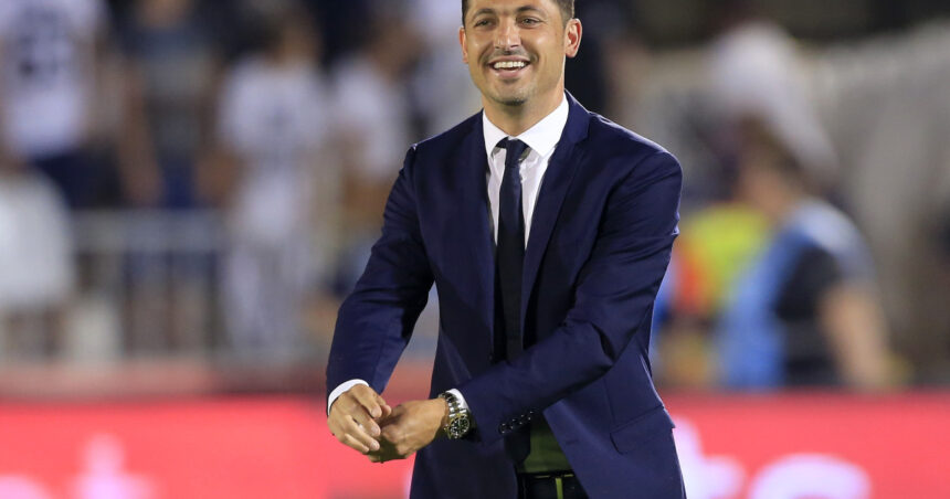 mirel radoi nu mai este antrenorul echipei universitatea craiova 6911e2f79f0cb