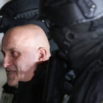 news alert horatiu potra a fost adus sub escorta in romania impreuna cu fiul si nepotul sau politia romana cei trei vor fi dusi in arest 691f2a924c2fe