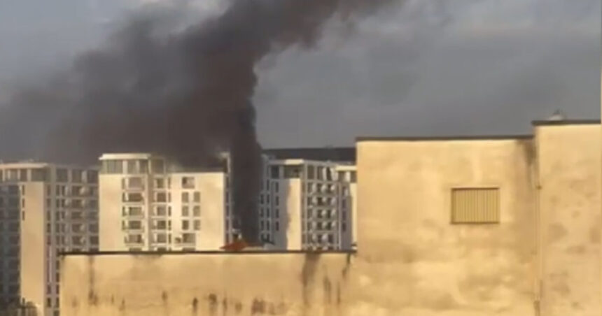 news alert incendiu cu degajari mari de fum intr un bloc cu 11 etaje din bucuresti interventie de amploare a pompierilor 69216ec8946bd
