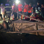 o masina a lovit o caruta pe dn 11b 4 persoane din caruta au fost ranite traficul rutier intrerupt in ambele sensuri 692b2ec75d84d