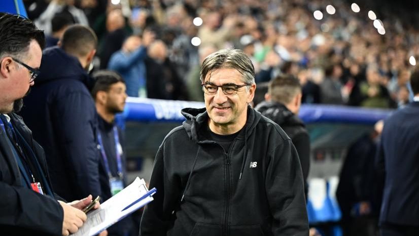 oficial out a fost dat afara la 4 zile dupa ce a bruscat fotbalistul dorit de chivu la inter 69123376b3445