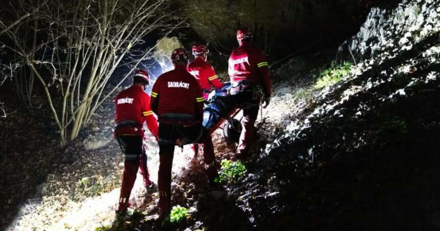 opt persoane au fost salvate de pe munte in ultimele 24 de ore 6922cab2a1334