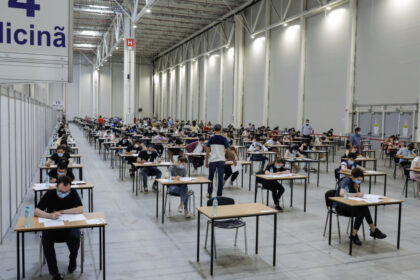 peste 10 000 de candidati sustin duminica examenul de intrare in rezidentiat cand se afiseaza rezultatele 6918932cb6982