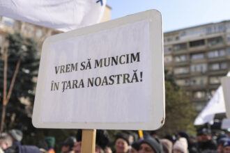 protest in industria de aparare aeronautica si navala ce ii nemultumeste pe angajati 6915b57f1c47b