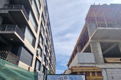 rasturnare de situatie intr un proces deschis de mai multi constanteni pentru anularea autorizatiei unui bloc de pe strada smaraldului 69213848b41b3