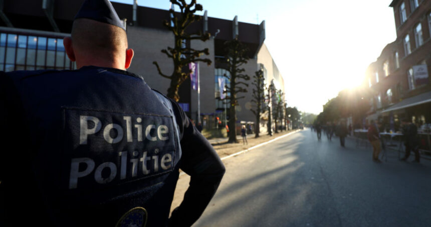 schimb de focuri de arma in anderlecht regiunea capitalei bruxelles un copil de 11 ani a fost ranit usor autorii au fugit pe scutere 690a2b2ea98ec