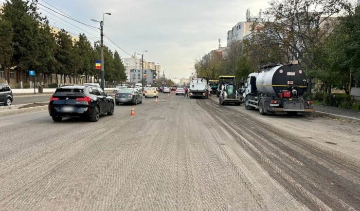 se asfalteaza carosabilul pe strada dezrobirii din constanta 691ca5a1de27e