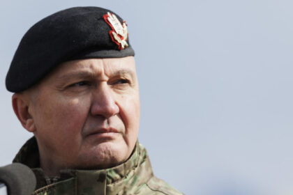 seful armatei dupa atacurile rusesti de la granita romaniei e aproape imposibil sa acoperi toata aceasta zona 6913185721b3c