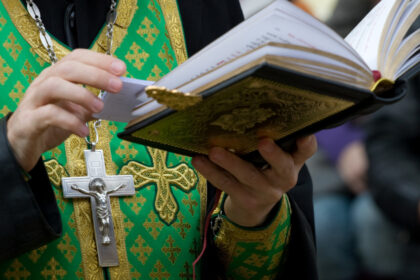 sfantul ioan gura de aur 2025 sarbatorit pe 13 noiembrie cum explica preotul superstitia celor 13 zile de ghinion 69157fa97aa74