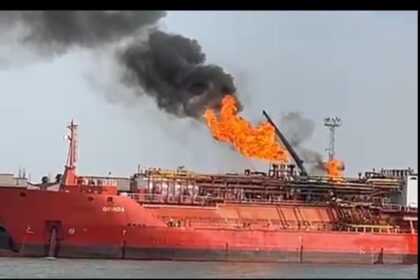 si locuitorii din ceatalchioi sunt evacuati oameni si animale dusi cu microbuzele pompierilor si jandarmilor in tulcea pana ce trece pericolul 691b1bd894592