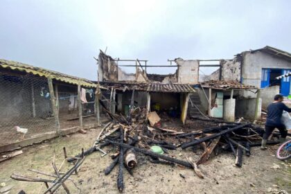 solidaritate la ostrov comunitatea a sarit in ajutorul familiei care a ramas fara casa in prag de iarna 6911e8623041a