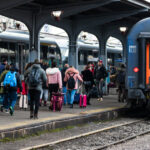 studentii vor beneficia si in 2026 de tarif redus la tren ce se schimba odata cu buletinul electronic 692987e80fd4c