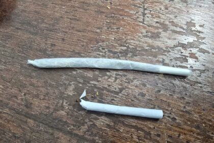 substante suspecte descoperite de jandarmi pe plaja modern doi barbati condusi la sediul unitatii pentru verificari 69230161ae8f7