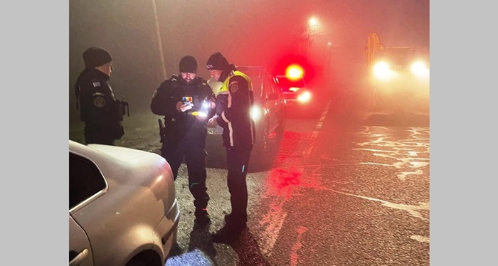 surpriza la dobromir la un control de rutina al politistilor masina era ticsita 692ae6b44da77