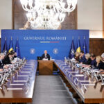 taierea salariilor in institutii explicatii venite de la guvern e vorba de reducerea cheltuielilor pot fi reduse sporurile 691f0af72c0ab