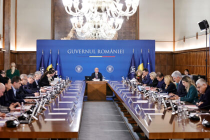 taierea salariilor in institutii explicatii venite de la guvern e vorba de reducerea cheltuielilor pot fi reduse sporurile 691f0af72c0ab