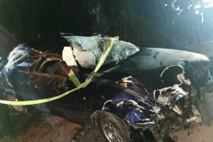 tragedia diminetii un tanar de 20 de ani a murit dupa ce s a rasturnat cu masina in albia unei vai 69196f17391ab