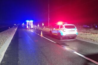 tragedia serii un barbat se zbate intre viata si moarte dupa ce a fost spulberat de o masina pe marginea unui drum national 690a49331620e