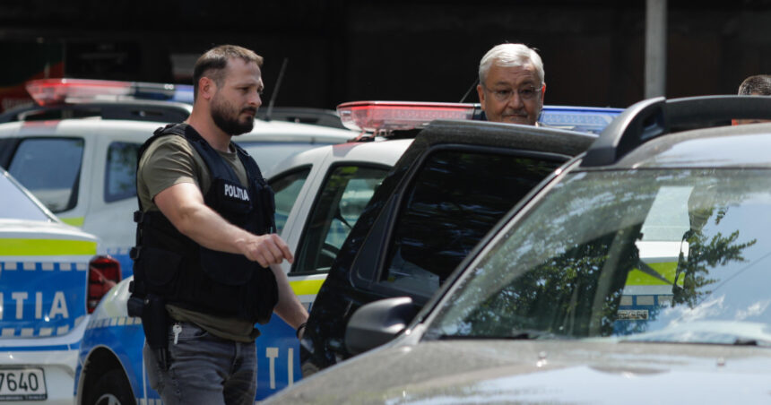 trei condamnati celebri ies din inchisoare sebastian vladescu ionut costea si darius valcov eliberati pentru prescriptia faptelor 690a27cb2f655