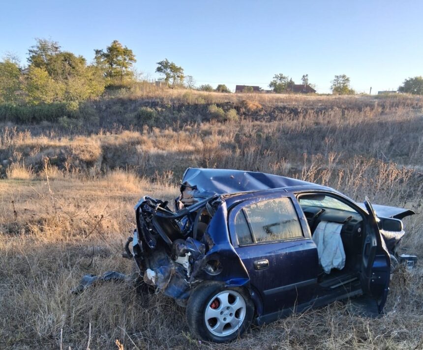 un autoturism s a rasturnat intre nicolae balcescu si mihail kogalniceanu intervin echipajele de salvare 6909dc568a4f4
