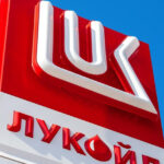 un fond de investitii american prezent si in romania este interesat de activele lukoil reuters 691717b65c0e6