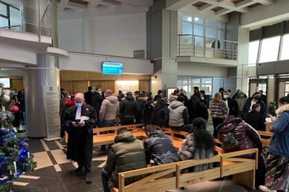 un fost traficant de persoane din constanta caruia i a bubuit bmw ul intr o parcare reabilitat de instanta 6909458428bc6