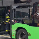 video accident intre un autobuz si un tramvai in bucuresti opt persoane sunt ranite circulatia liniei 41 este blocata 6909cc52498c0
