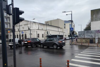 video accident rutier in constanta doua autoturisme s au ciocnit langa teatrul de stat 690b2321d5bec