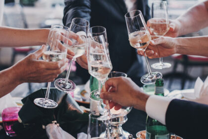 video anaf trece la controlul retelelor sociale sa caute masini de lux si poze de la saloane cu nunti sau petreceri nedeclarate 6913460ab0aec