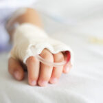 video anchete in lant dupa moartea fetitei de 2 ani clinica fara aviz de functionare acte incomplete reactia conducerii unitatii 6918850a7773e