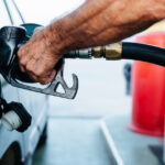 video carburanti tot mai scumpi litrul de motorina a trecut de 8 lei romanii platesc mai mult la pompa chiar si decat suedezii 691edd3ed34fe