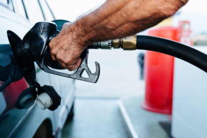 video carburanti tot mai scumpi litrul de motorina a trecut de 8 lei romanii platesc mai mult la pompa chiar si decat suedezii 691edd3ed34fe