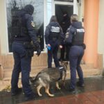 video constanta zeci de perchezitii cu mascatii la o grupare care exploata sexual minore si vindea droguri ce transmite oficial ipj constanta 691db0cb1b8c8