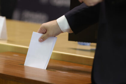 video cum isi fac campanie candidatii in lupta pentru primaria capitalei cine sunt cei opt care si au anuntat deja intrarea in cursa 69089b4dc56dd