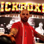 video exclusiv giani kirita face spectacol in sala de kickboxing daca nu facea fotbal putea face cariera in sporturile de contact 690888574727d