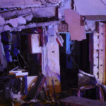 video explozia dintr un bloc din buftea criminalistii si pompierii strang dovezi zona ramane inchisa pana la finalizarea anchetei 6926d0cec8b7d