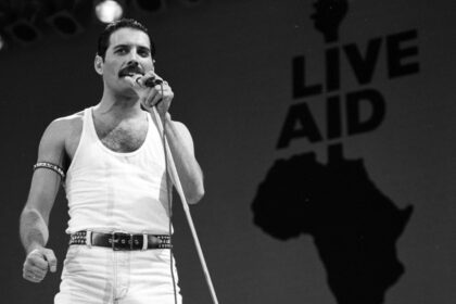 video freddie mercury celebrat pe o moneda unica royal mint marcheaza 40 de ani de la concertul live aid 691cc6f44b911