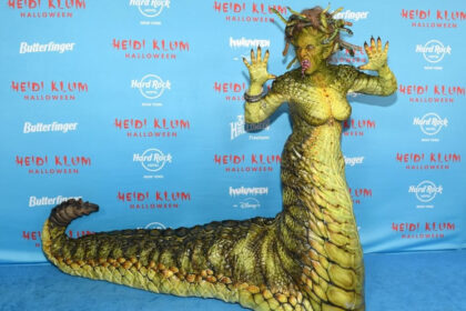 video heidi klum a devenit personajul mitic meduza la petrecerea de halloween 2025 imagini cu transformarea spectaculoasa 6909ade6f03d2