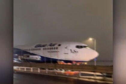 video imagini cu un avion pe strazile de langa capitala au starnit un val de conspiratii pe tiktok cazul asta o sa se musamalizeze 100 6911f80e0e364